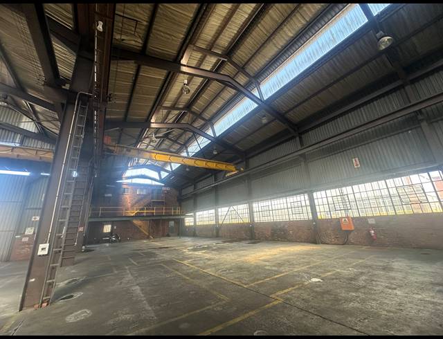 1,850M² WAREHOUSE FOR SALE IN CHLOORKOP